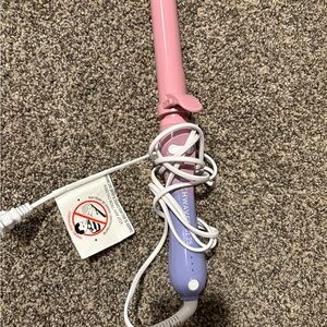 Brand New Beachwaver curling iron